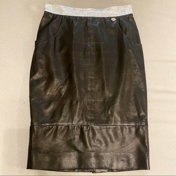 Authentic Chanel leather skirt - Picture 1 of 8